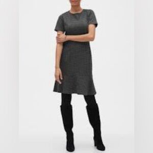 Banana Republic Factory Houndstooth Boucle Sheath Dress